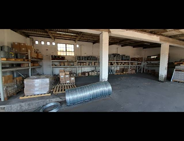 2,065M² WAREHOUSE RENTED IN SIDWELL